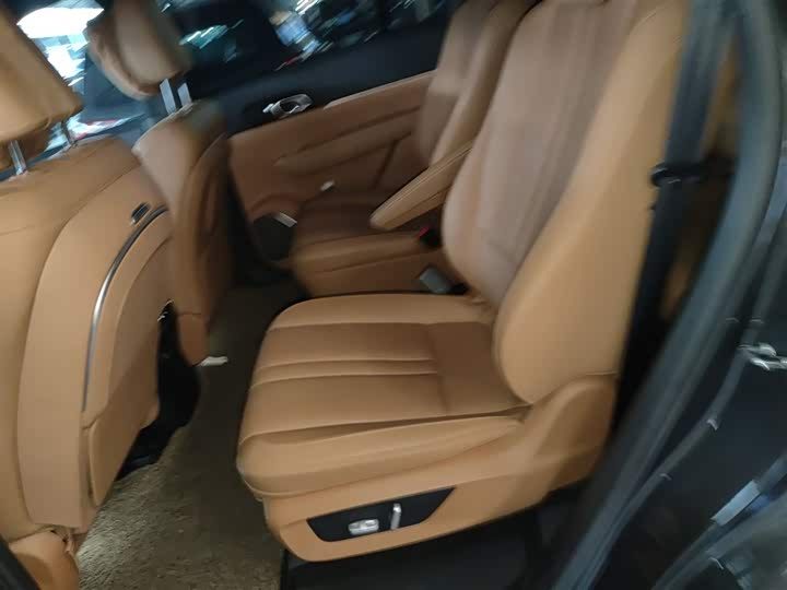 Фото 17 - LiXiang One