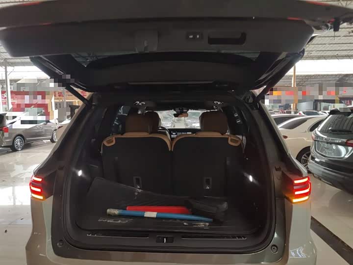 Фото 19 - LiXiang One