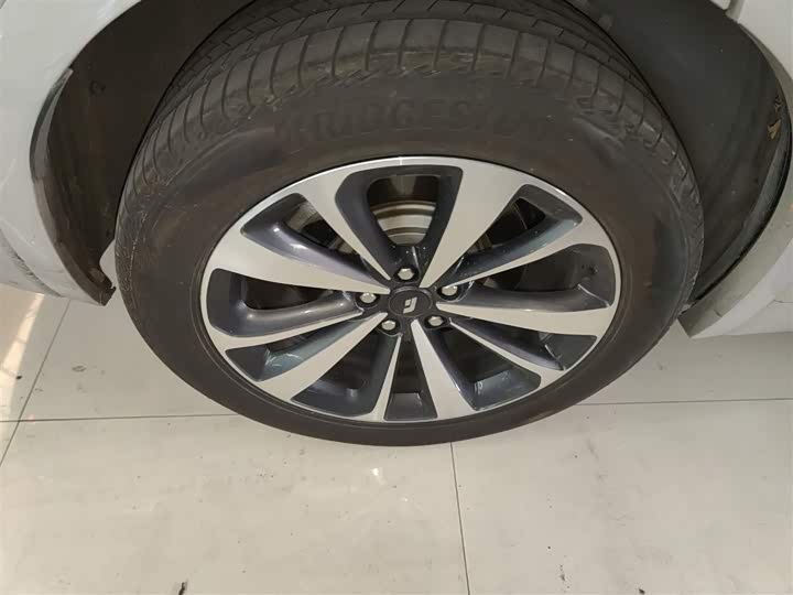 Фото 26 - LiXiang One