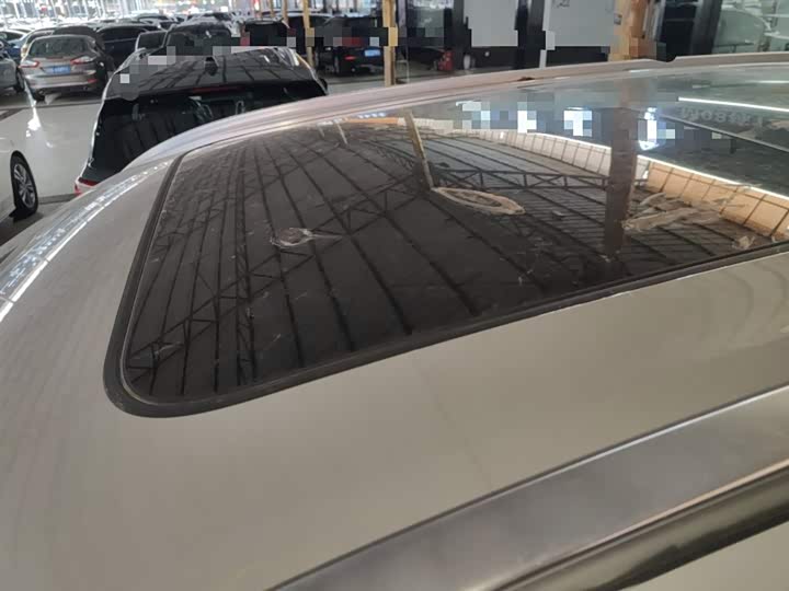 Фото 27 - LiXiang One