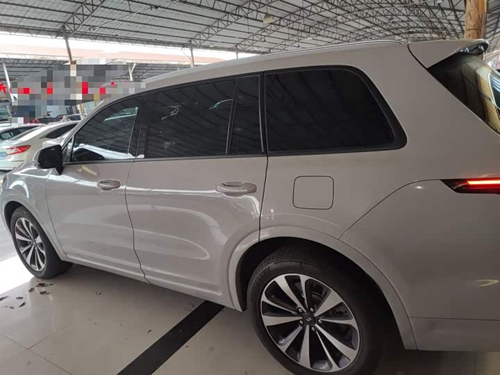 Фото 5 - LiXiang One