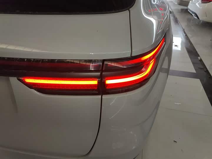 Фото 8 - LiXiang One