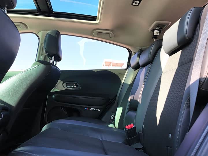 Фото 13 - Honda Vezel