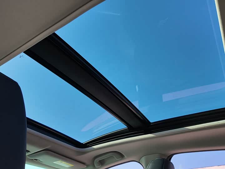 Фото 15 - Honda Vezel