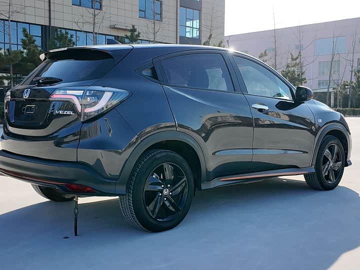 Фото 4 - Honda Vezel