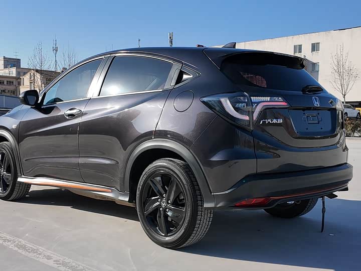 Фото 6 - Honda Vezel