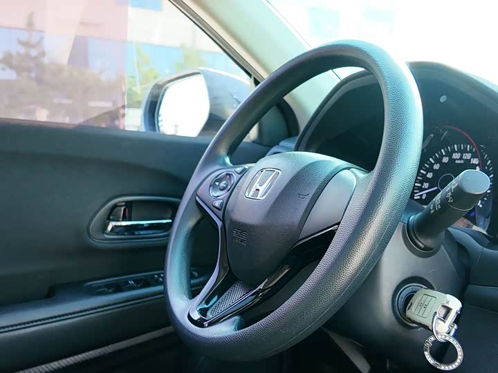 Фото 9 - Honda Vezel