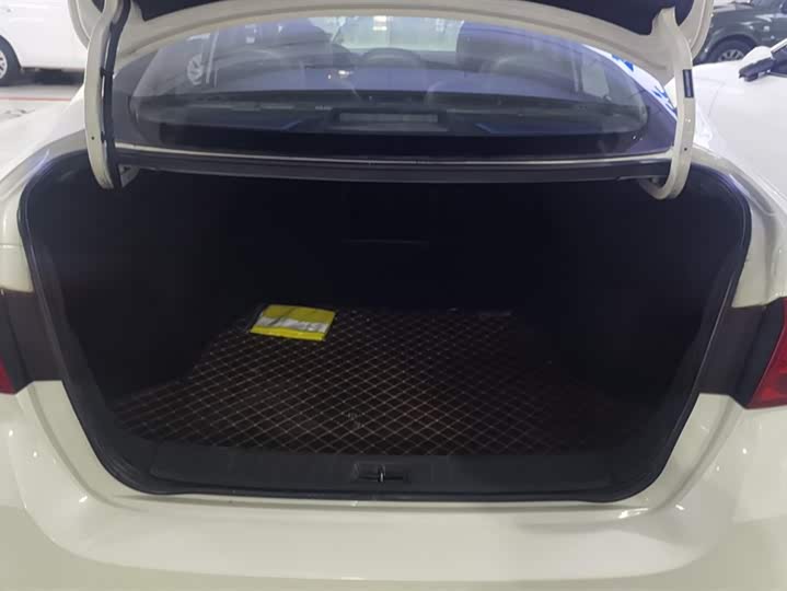 Фото 4 - Nissan Sylphy