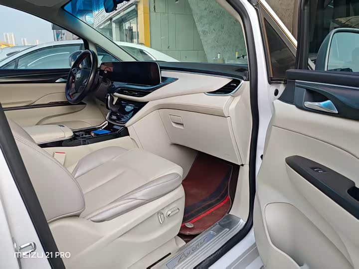 Фото 3 - Buick GL8 ES