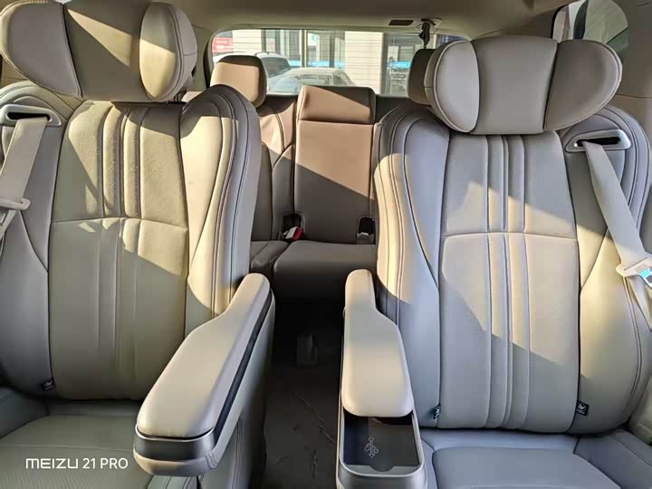 Фото 4 - Buick GL8 ES