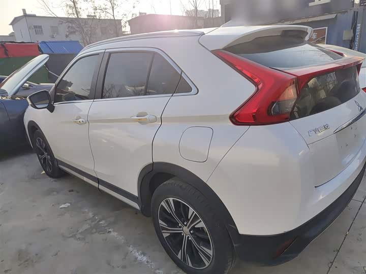 Фото 7 - Mitsubishi Eclipse Cross