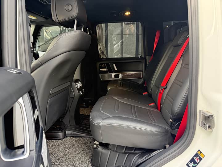 Фото 9 - Mercedes-Benz G-Class