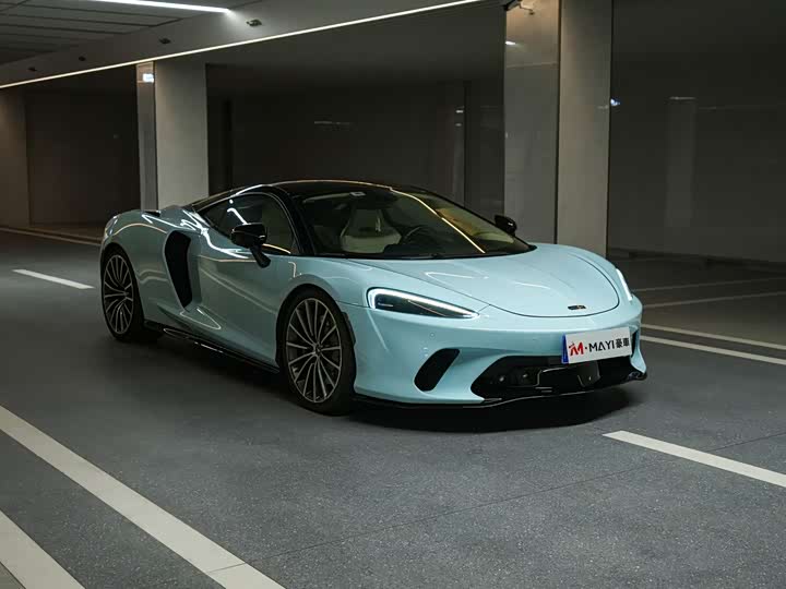 Фото 2 - McLaren GT