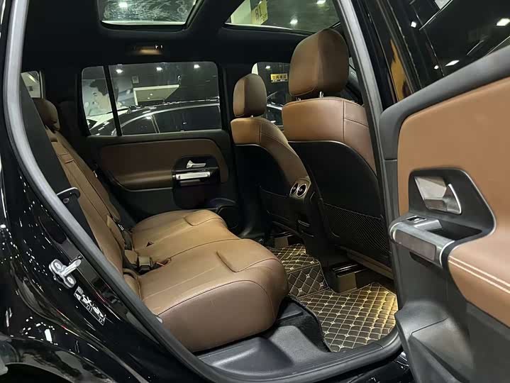Фото 9 - Mercedes-Benz GLB-Class