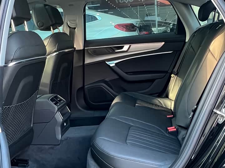 Фото 11 - Audi A6L