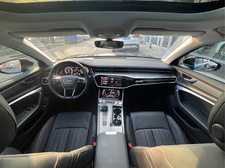 Фото 12 - Audi A6L