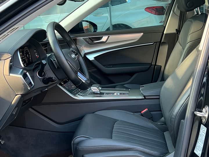 Фото 7 - Audi A6L