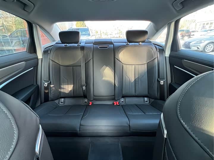 Фото 9 - Audi A6L