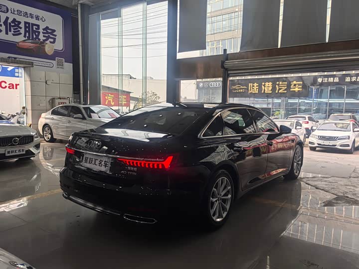 Фото 5 - Audi A6L