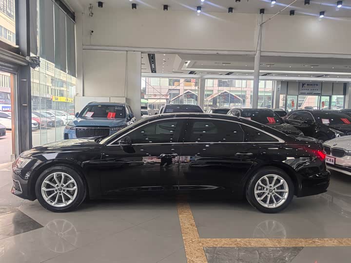 Фото 6 - Audi A6L