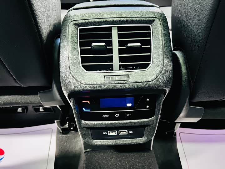 Фото 20 - Volkswagen Tayron