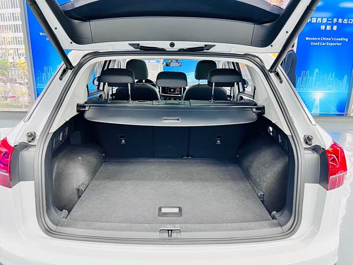 Фото 23 - Volkswagen Tayron