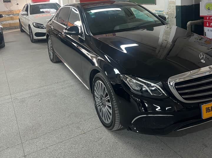 Фото 5 - Mercedes-Benz E-Class