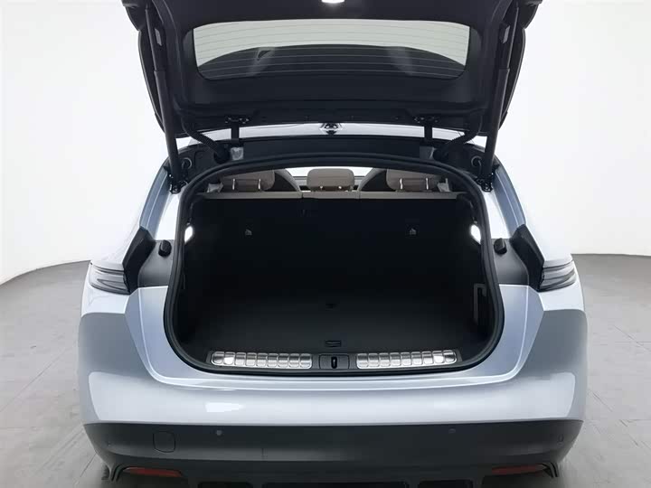 Фото 16 - Nio ET5T