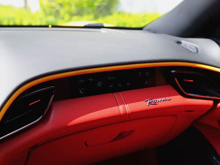 Фото 6 - Ferrari Roma