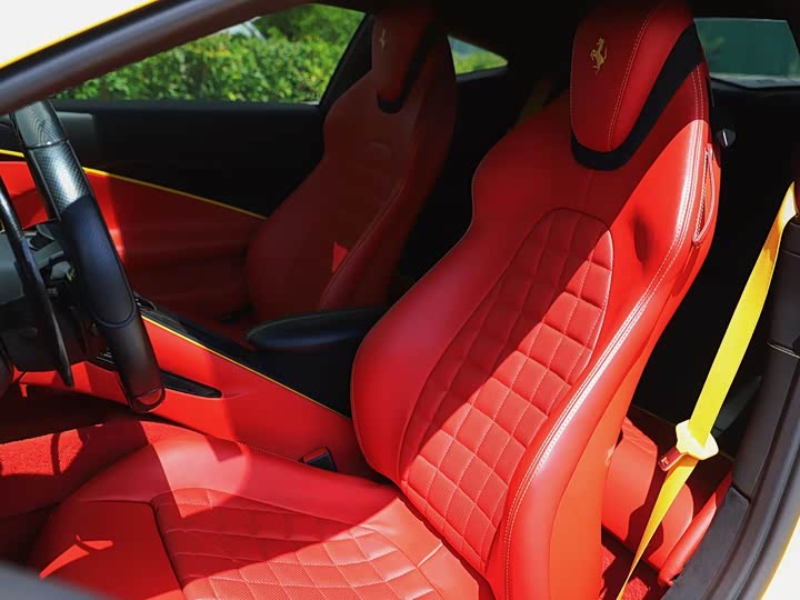 Фото 8 - Ferrari Roma