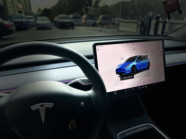 Фото 10 - Tesla Model Y