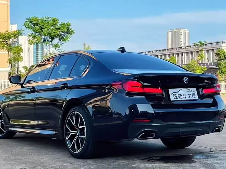 Фото 5 - BMW 5 Series