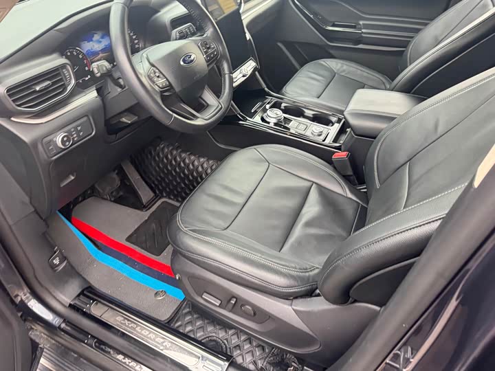 Фото 7 - Ford Explorer