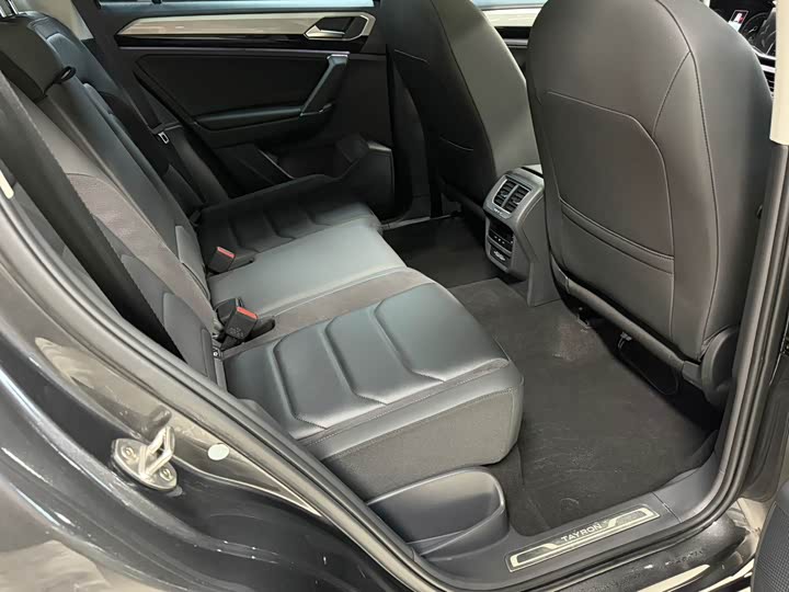 Фото 14 - Volkswagen Tayron