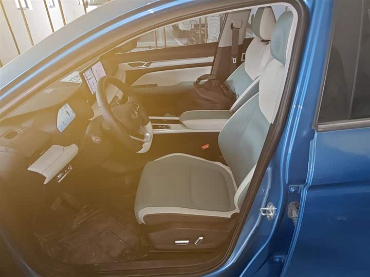 Фото 15 - Geely Emgrand L Hi·P Hybrid