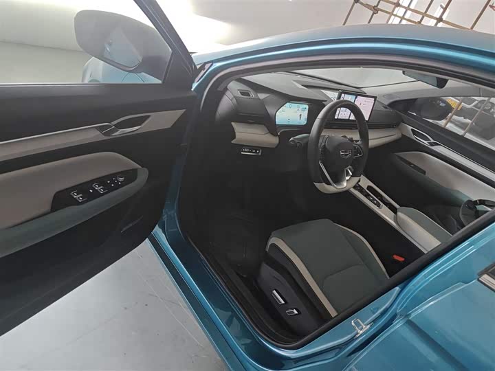 Фото 16 - Geely Emgrand L Hi·P Hybrid