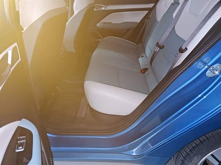 Фото 17 - Geely Emgrand L Hi·P Hybrid