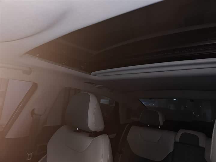 Фото 18 - Geely Emgrand L Hi·P Hybrid