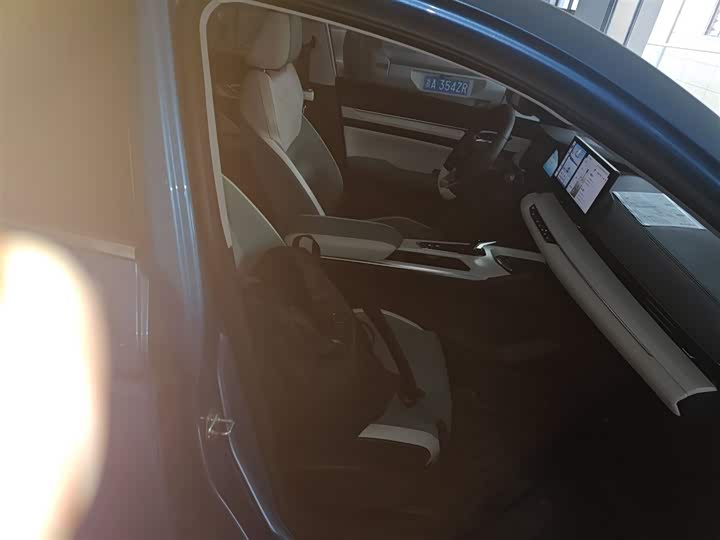 Фото 25 - Geely Emgrand L Hi·P Hybrid