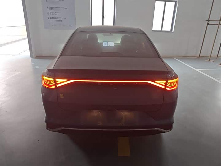 Фото 6 - Geely Emgrand L Hi·P Hybrid