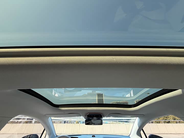 Фото 14 - Mercedes-Benz EQE