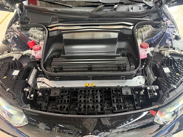 Фото 18 - Mercedes-Benz EQE