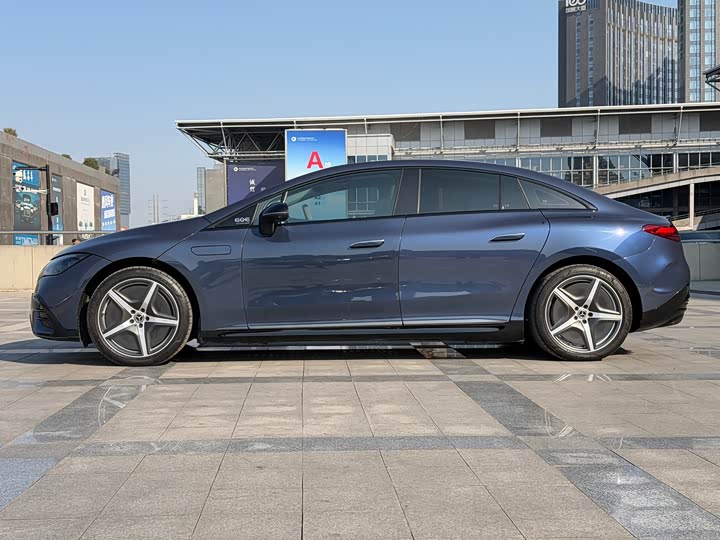 Фото 8 - Mercedes-Benz EQE