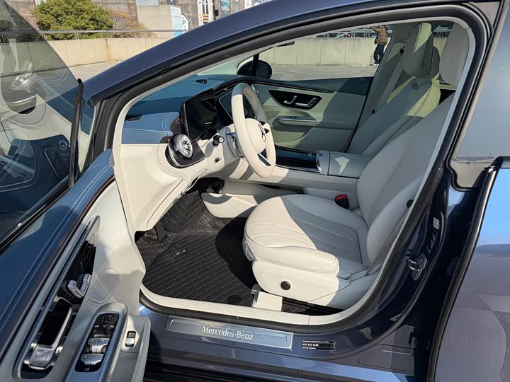 Фото 9 - Mercedes-Benz EQE