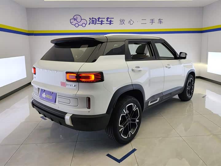 Фото 3 - Geely Icon