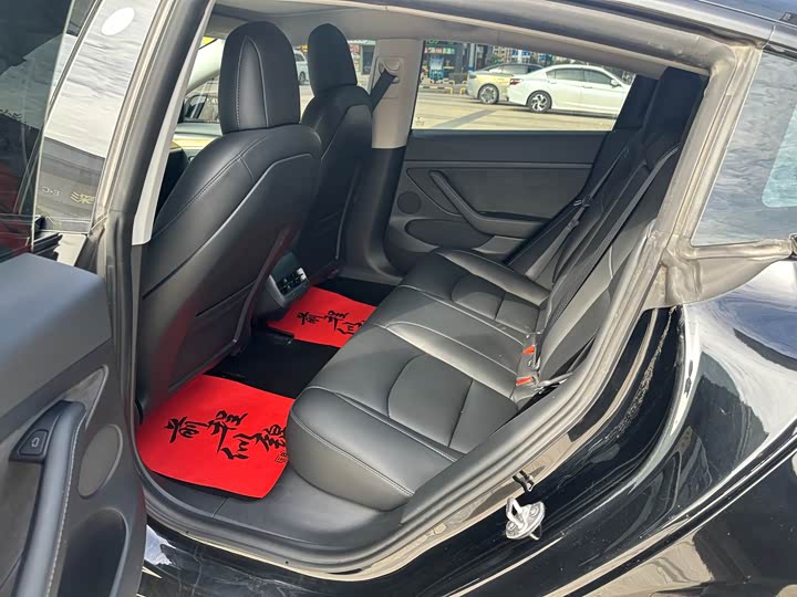 Фото 5 - Tesla Model 3