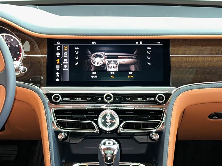 Фото 12 - Bentley Flying Spur