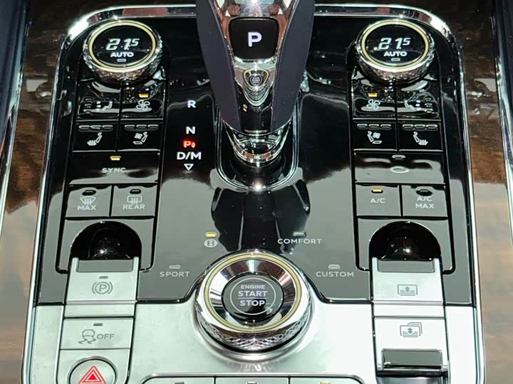 Фото 13 - Bentley Flying Spur