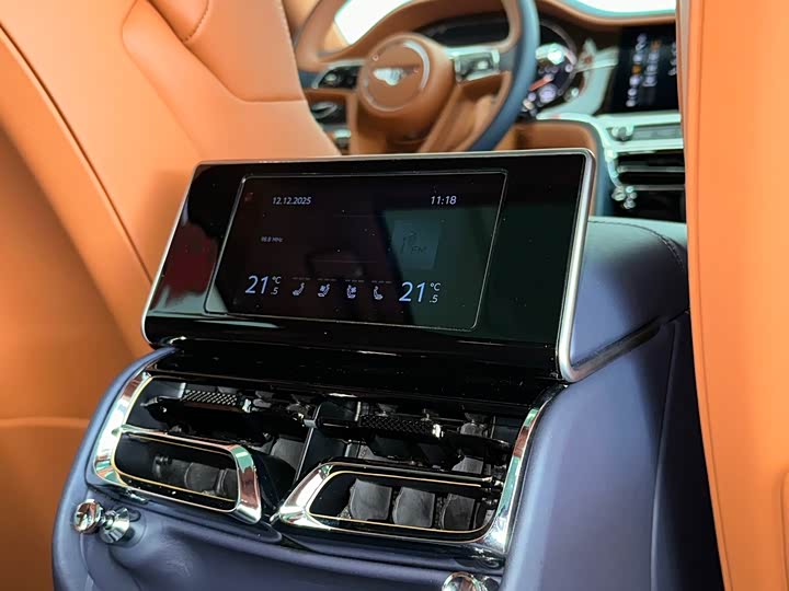 Фото 16 - Bentley Flying Spur