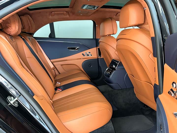 Фото 8 - Bentley Flying Spur